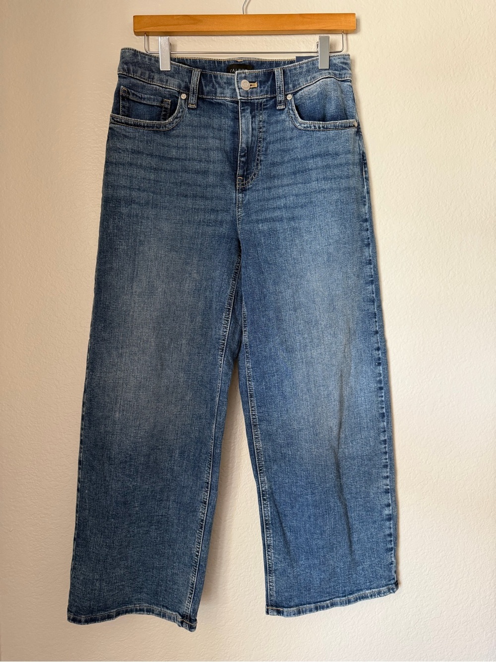 Talbots Wide Leg Cropped Jeans NWT Size 6 Medium Blue Wash High Rise Crop Denim